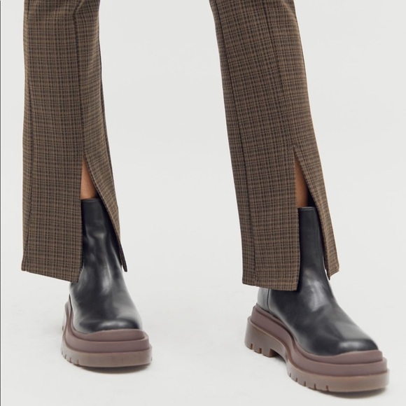 New with box UO Betty treaded Chelsea faux leather chunky platform boot 9 - Picture 5 of 10